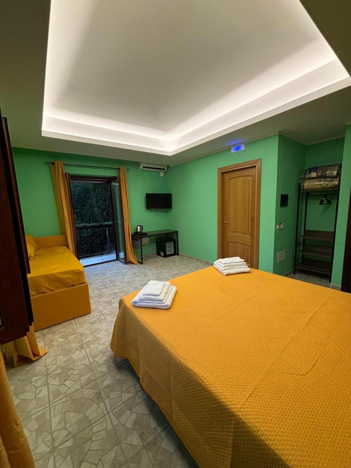 Domus Arco Romano Guest House Ітрі Екстер'єр фото