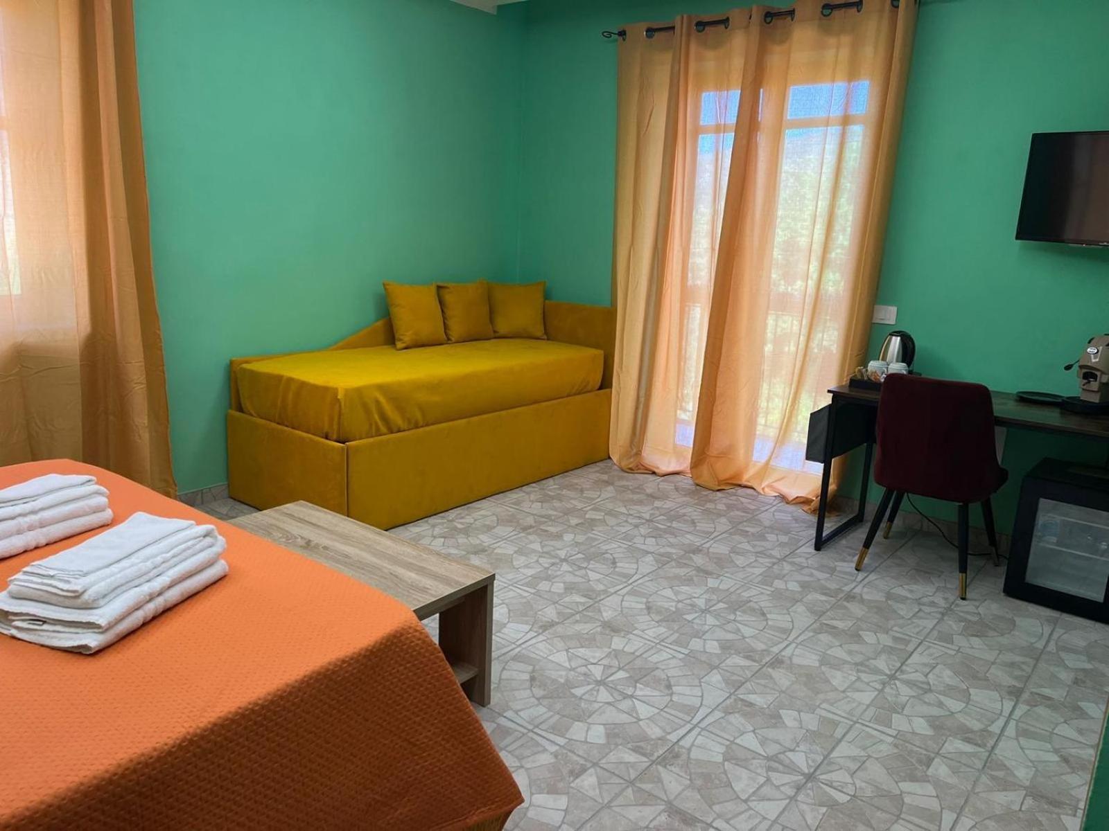 Domus Arco Romano Guest House Ітрі Екстер'єр фото
