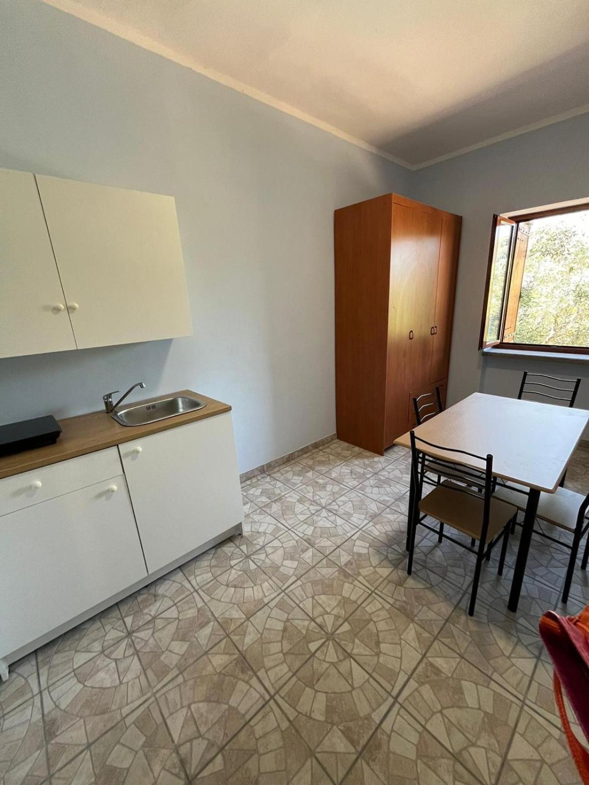 Domus Arco Romano Guest House Ітрі Екстер'єр фото